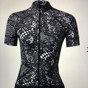 Lululemon Shift happens cycling jersey